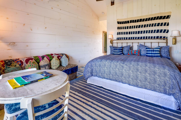 Bedroom 1, The Crow's Nest, Suffolk