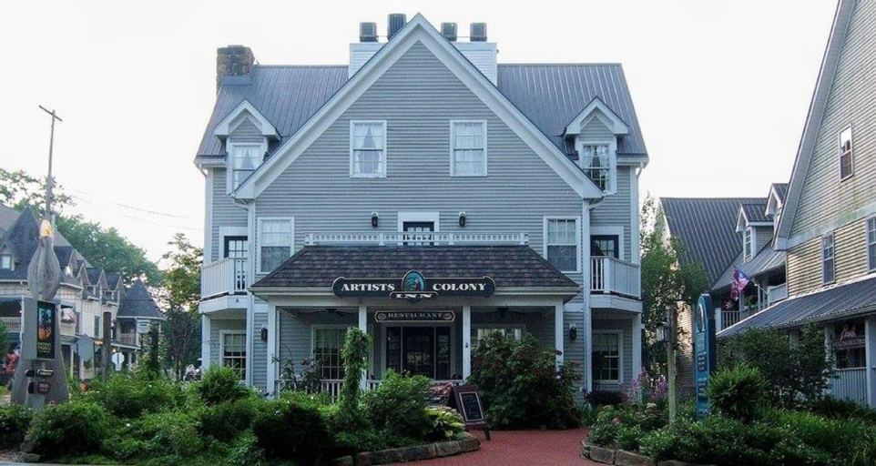 Exterior & Views