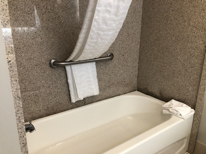 Bathroom 23