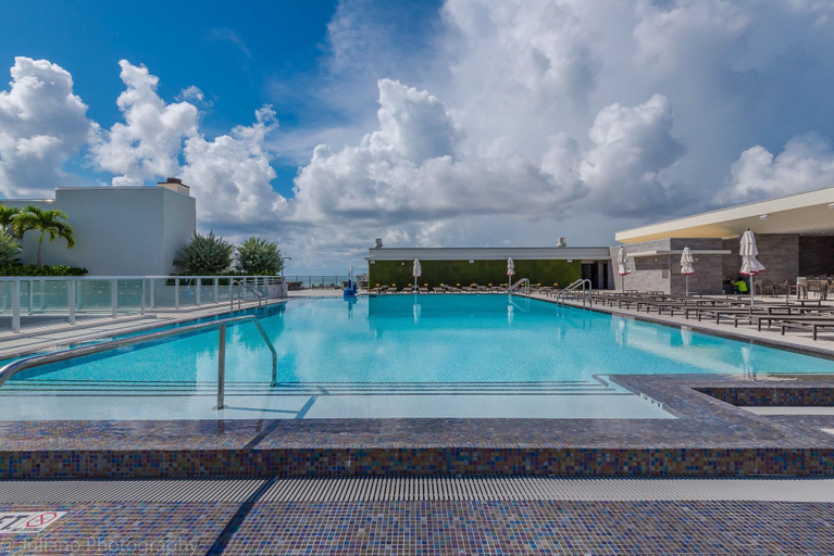Sport & Beauty 2, CH Luxury Condos & Studios On The Beach, Broward