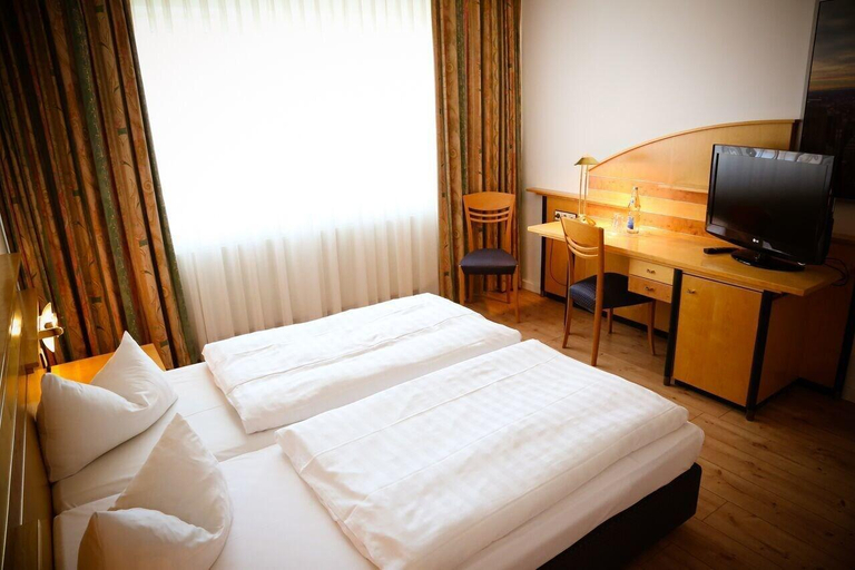 Bedroom 5, WasserUhr, Alzey-Worms