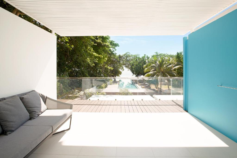 Exterior & Views 7