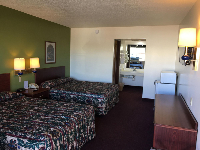 Bedroom 3, Thunderbird Motor Inn Baraboo, Sauk