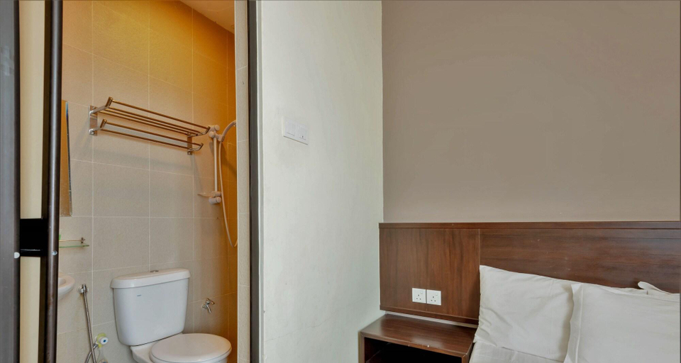 Bathroom 5, Kesang Laut Hotel, Ledang