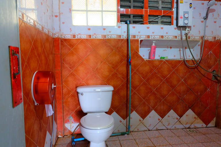 Bathroom 3, Forest Guesthouse, Samoeng
