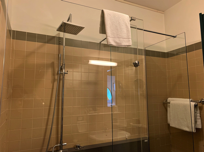 Bathroom 4