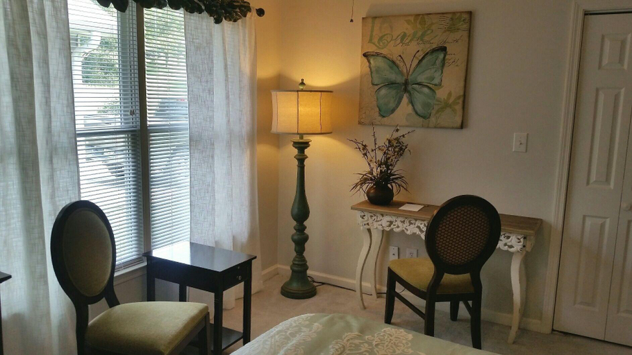 Food & Drinks, Stockbridge Lakes Bed & Breakfast, Henry