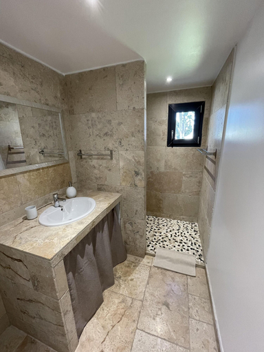Bathroom 4, LE MAZET DES CHUTES, Bouches-du-Rhône