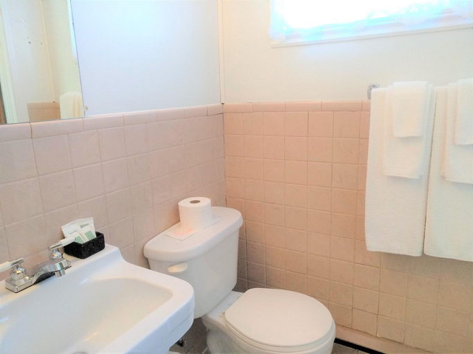 Bathroom 4, Motel & Camping Fort Ramsay, La Côte-de-Gaspé