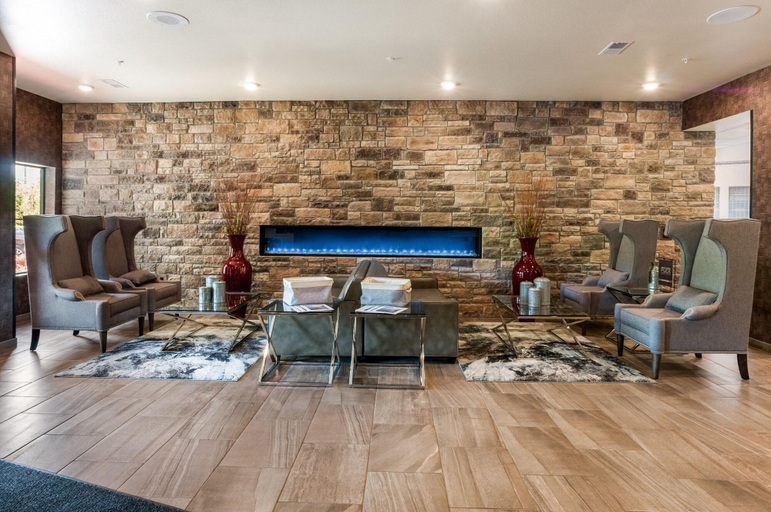 Public Area 2, Cobblestone Hotel & Suites - Appleton International Airport, Winnebago