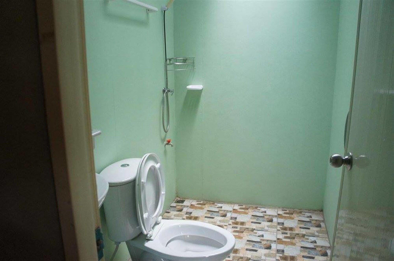 Bathroom 4, Lazy Hut, Muang Ranong