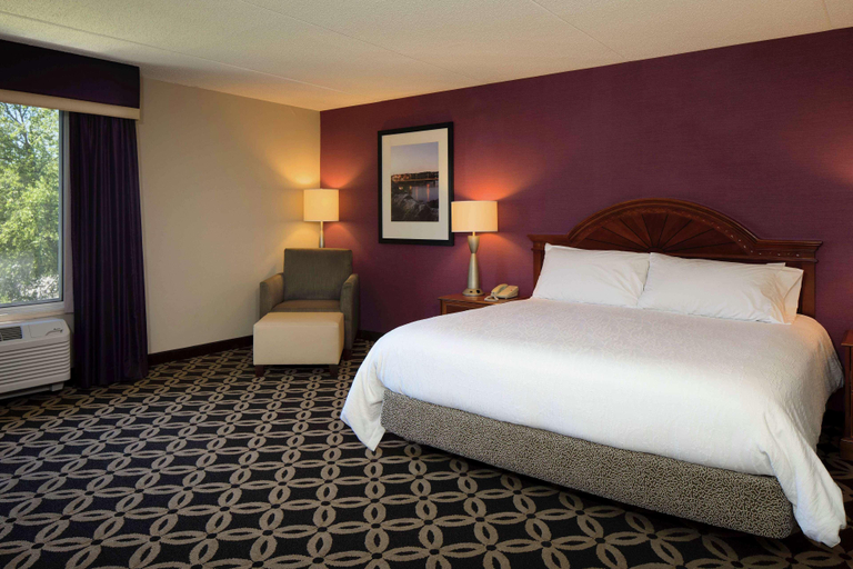 Bedroom 3, Hilton Garden Inn Auburn Lewiston Riverwatch, Androscoggin