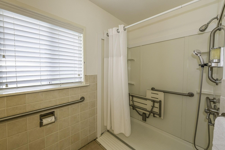 Bathroom 4, The Inn At Schoolhouse Creek, Mendocino