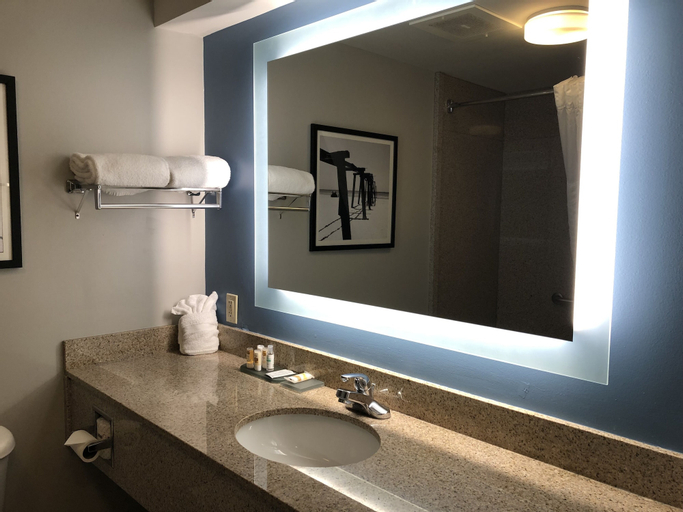 Bathroom 26
