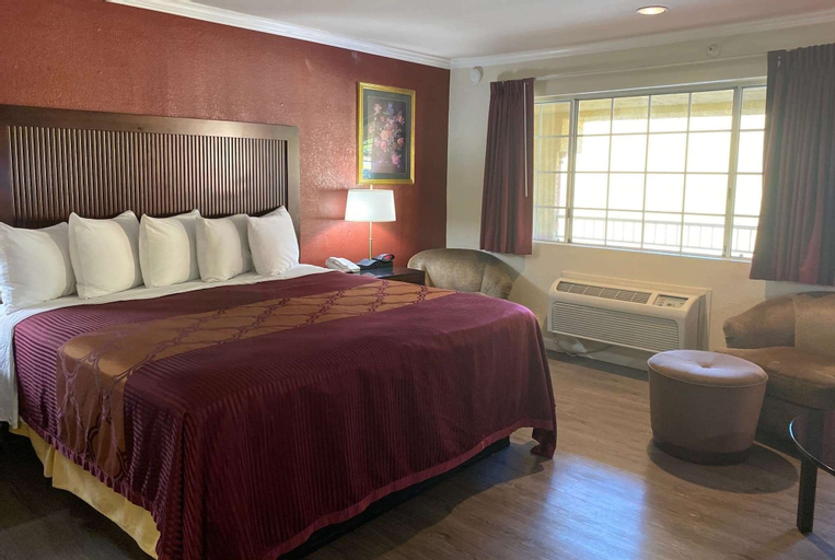 Bedroom 9