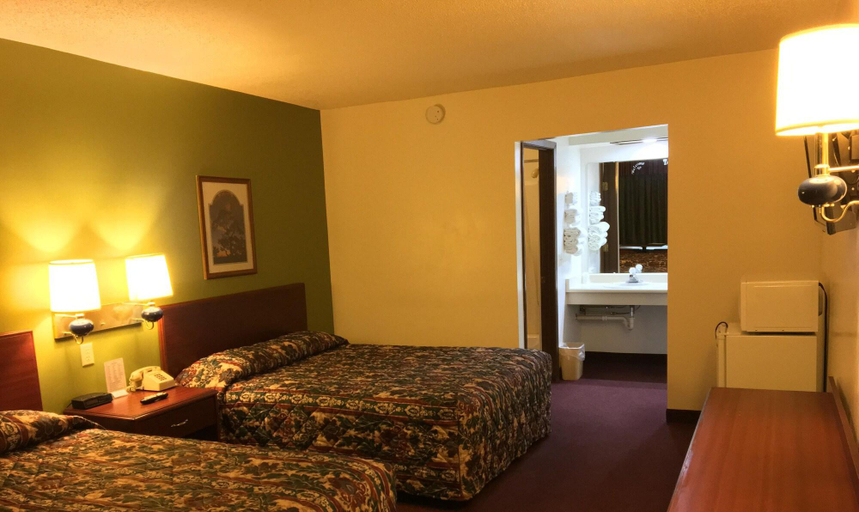 Bedroom 4, Thunderbird Motor Inn Baraboo, Sauk