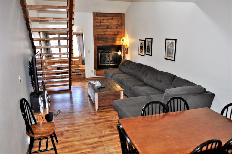 Public Area 2, Fox Pine Lodge 4 Bed 4 Bath Condo, Summit