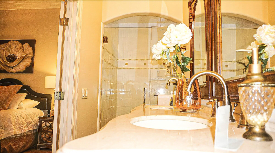 Bathroom 4, River Rd. Mansion, Monterey