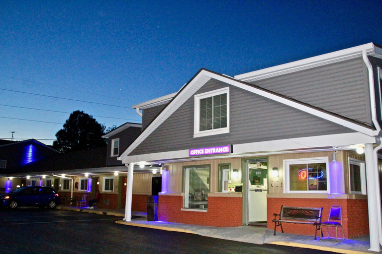 Exterior & Views 2, Campbell's Motel, Scott