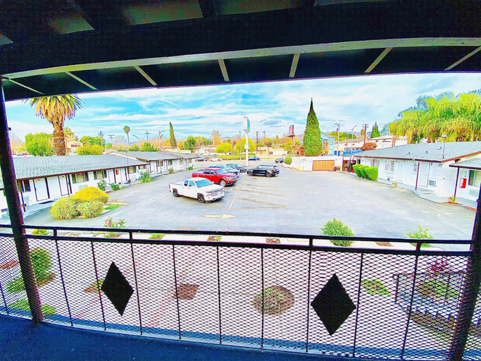 Exterior & Views 2, Casa Blanca Inn & Suites, Los Angeles