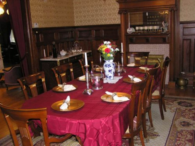 Food & Drinks 5, 1897 Beekman House, Yates
