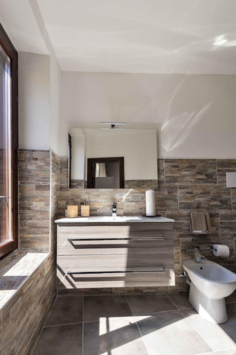 Bathroom 4, Casa Nostra, Palermo