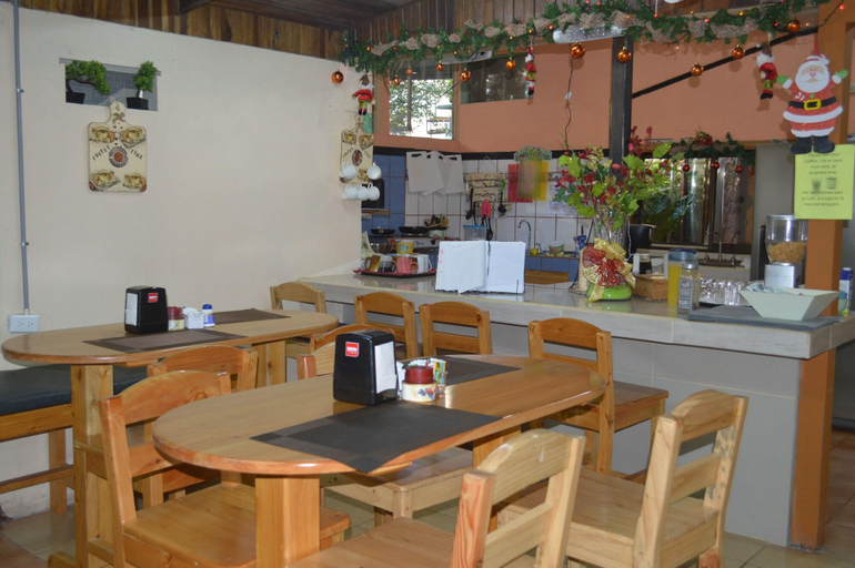 Public Area 2, Cabinas El Pueblo - Hostel, Puntarenas