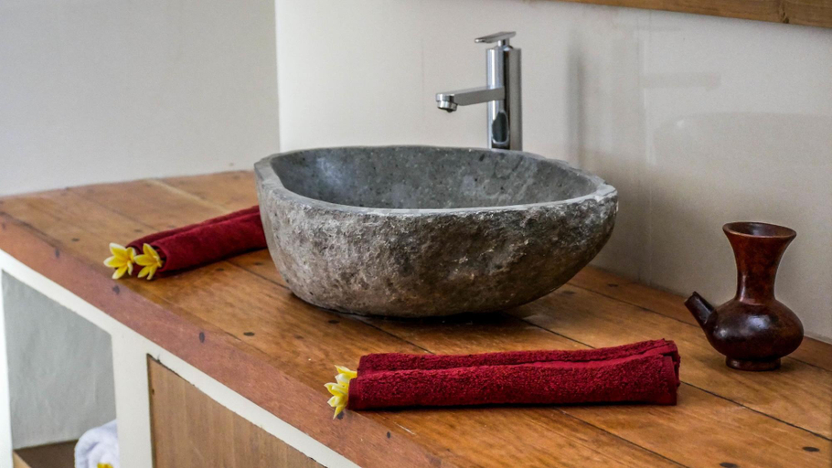 Bathroom, Mango Lodge, Lombok