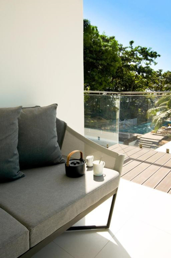 Exterior & Views 6