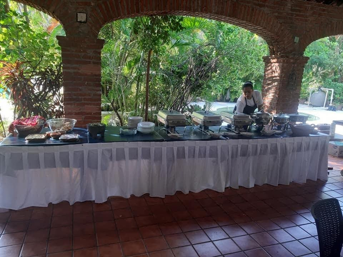 Food & Drinks 5, Villas Paraiso, José Azueta