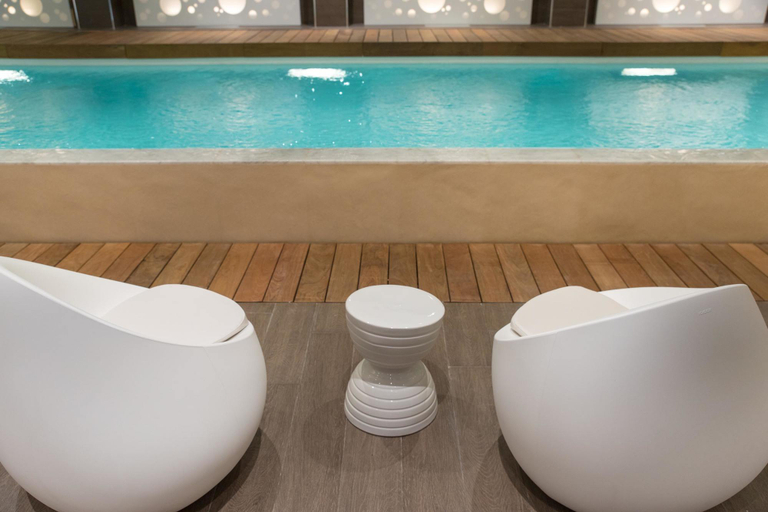 Bathroom 5, Les Jardins de Saint-Cloud, Hauts-de-Seine
