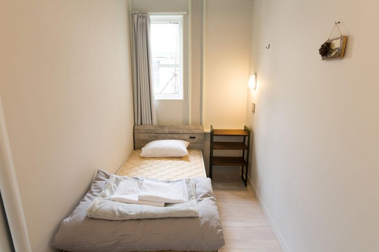 Bedroom 3, Little Barrel Guest House - Hostel, Otaru