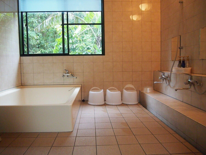 Bathroom 4, Yakushima Pension Ichigoichie, Yakushima