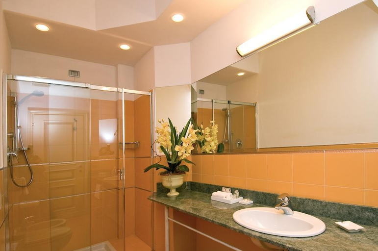 Bathroom 5, Villa Agnese, Genova