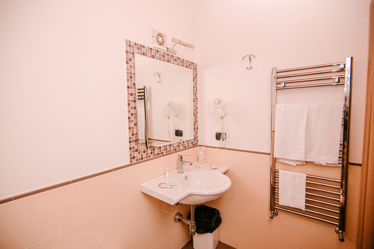 Bathroom 5, Quadrifoglio Village, Salerno