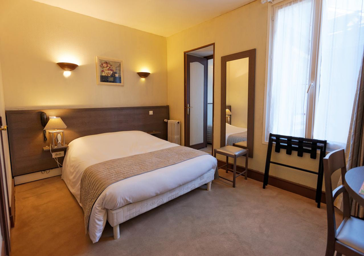Bedroom 4, Cit’Hotel BEAUSÉJOUR, Manche