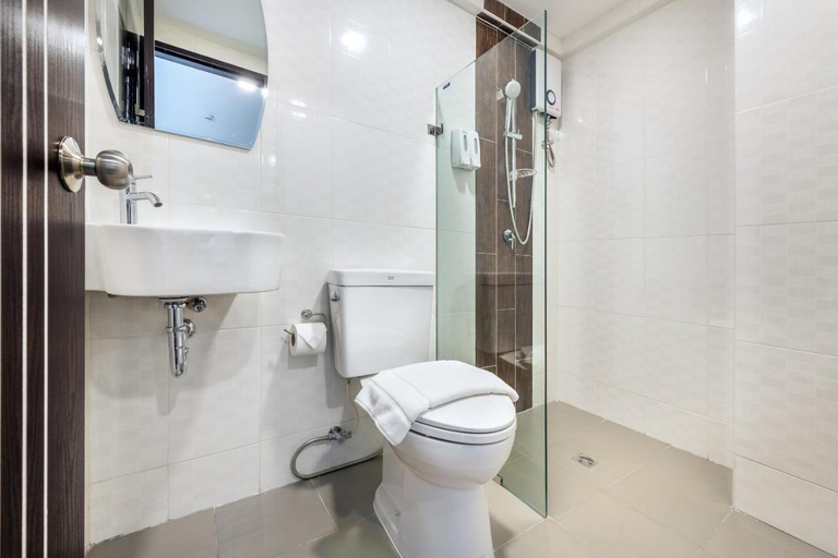 Bathroom 4, PLAAI Play Hotel, Muang Rayong