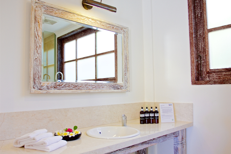 Bathroom 14