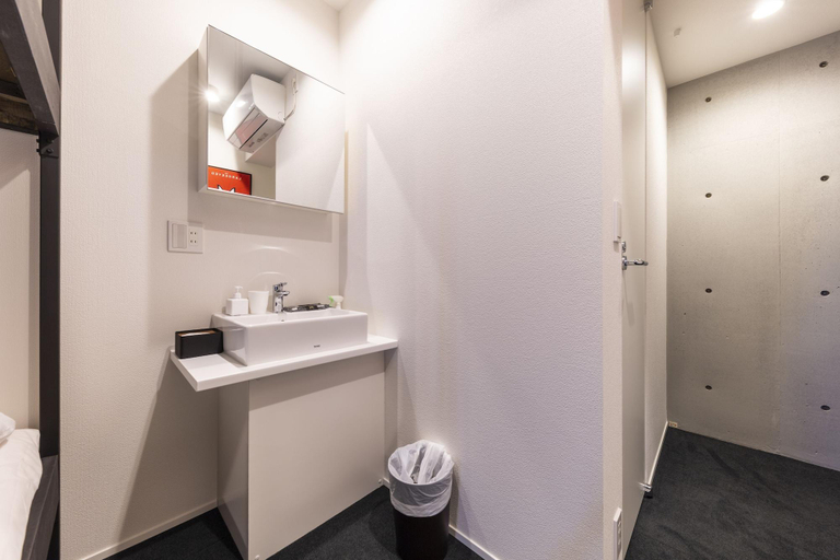 Bathroom 3, Theatel Haneda, Ōta