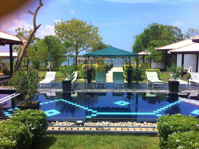 Sport & Beauty, Flower Garden Lake resort, Thissamaharama
