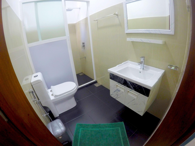 Bathroom 4, Colombo Residency, Thimbirigasyaya