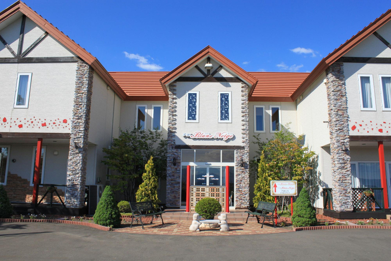 Exterior & Views 2, Petit Hotel Blaneneige, Nakafurano