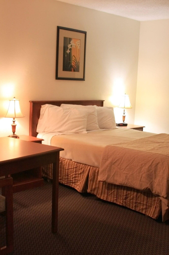 Bedroom 2, American Travel Inn, Whitman