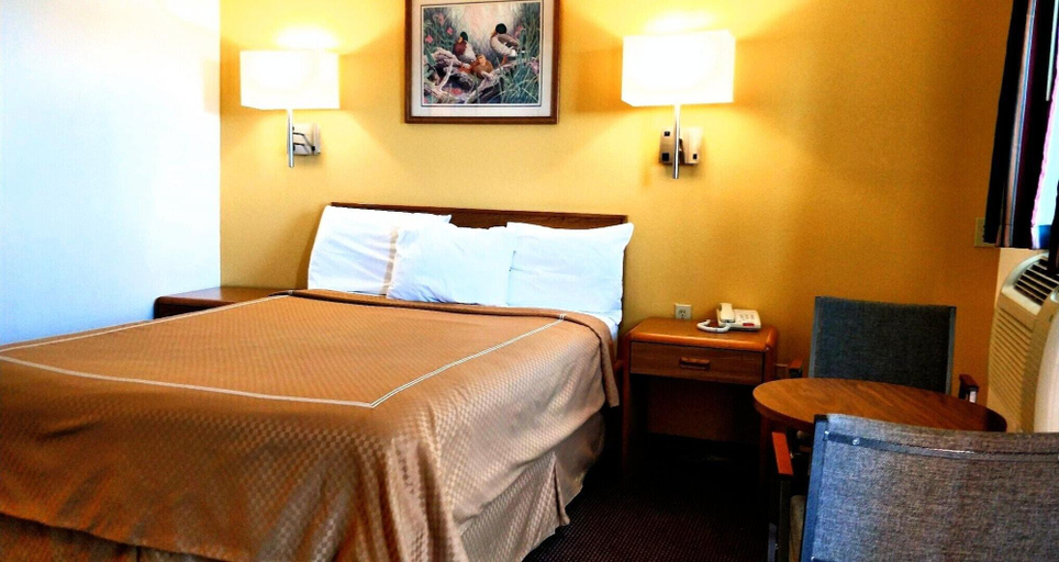 Bedroom 2, Desert Inn, Culberson