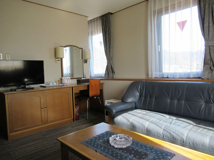 Bedroom 4, Center Hotel Mihara, Mihara