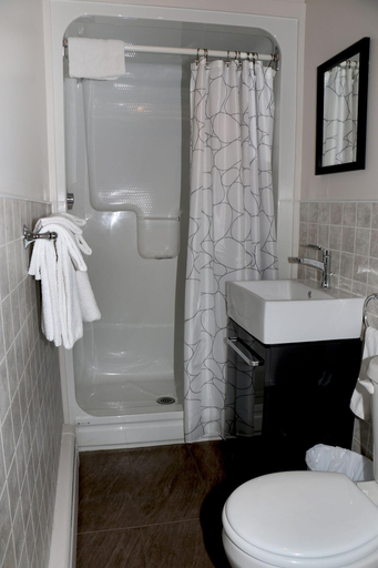 Bathroom 4, Motel Centre-Ville, Montmagny