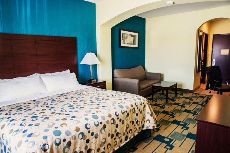Bedroom 3, Three Rivers Inn & Suites, Live Oak