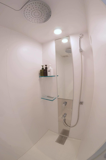 Bathroom 4, Horikawa Hostel, Kanazawa