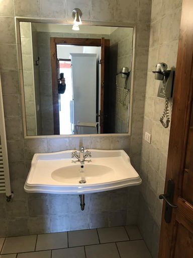Bathroom 5, Masseria Serritella, Bari