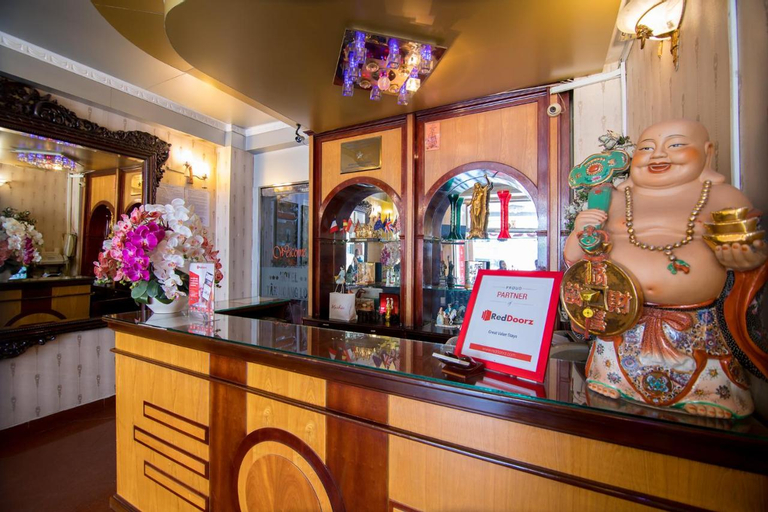 RedDoorz Plus near Nowzone Plaza, Quận 1
